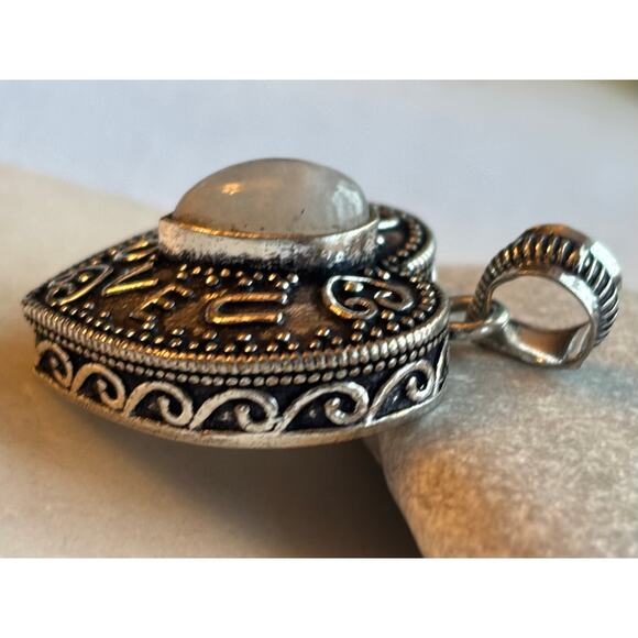 10359 925 Silver Moonstone Heart Pendant - Picture 5 of 7